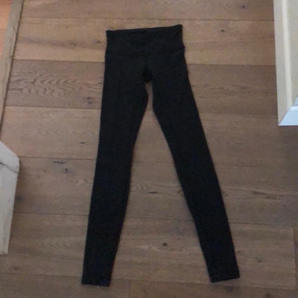 Black lululemon leggings